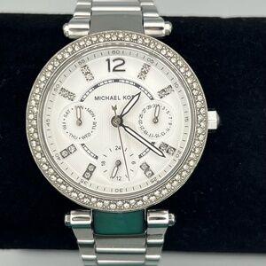MICHAEL KORS MK5615 Silver Watch with Crystals Working & 3 Extra Links